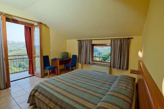 Locanda Italia Serralunga d'Alba Extérieur photo